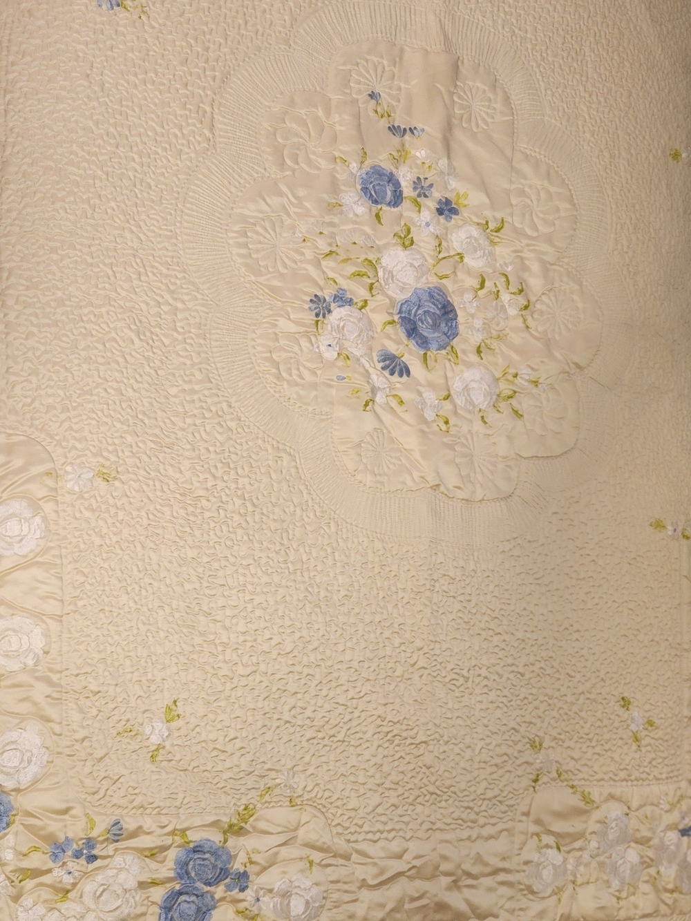 Vintage Quilted Bedspread Raised Floral Candlewick Embroidery  Yellow Base  Full - Picture 8 of 11